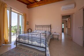 Villa Clara few km From the sea