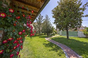 Villa Clara few km From the sea