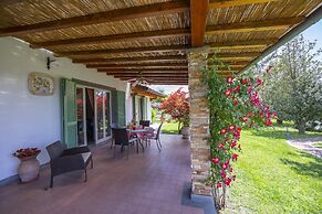 Villa Clara few km From the sea