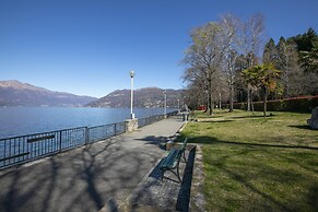 Residenza Gardenia Lake View Luino Center