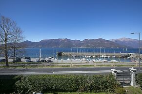 Residenza Gardenia Lake View Luino Center
