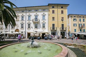 Residenza Rocca del Lago 2