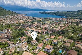 Villa Alberti 900m From Garda Lake