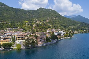 Villa Alberti 900m From Garda Lake