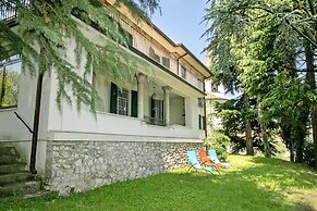 Villa Alberti 900m From Garda Lake