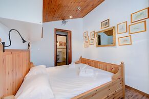 White House Ski Relax