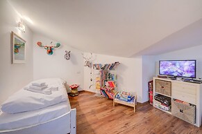 White House Ski Relax