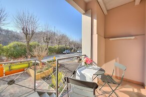 Yellow Apartment Desenzano With Smart TV