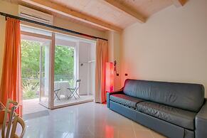 Orange Apartment Desenzano With Wi-fi