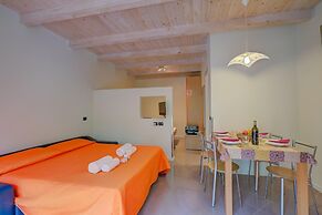 Orange Apartment Desenzano With Wi-fi