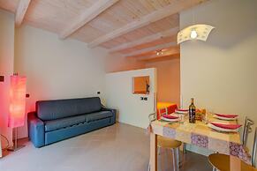 Orange Apartment Desenzano With Wi-fi