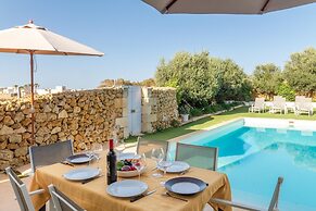 Ta Patee Pool Farmhouse in Gozo