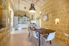 Ta Patee Pool Farmhouse in Gozo