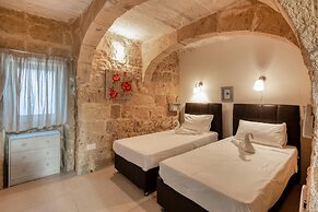 Ta Patee Pool Farmhouse in Gozo