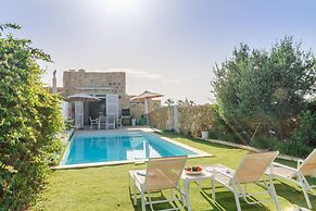 Ta Patee Pool Farmhouse in Gozo
