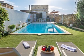 Ta Patee Pool Farmhouse in Gozo