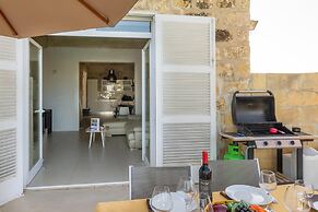 Ta Patee Pool Farmhouse in Gozo