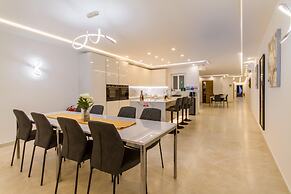 Top Modern Prime Location 2mn to the sea
