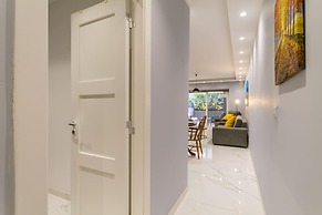 Aquamarine Modern Apart M3