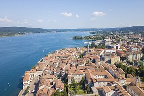 Modern Apartment in Arona