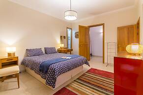 Magnificent Seafront Apartment Sliema