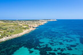Merill Pool and Sea Charming Apart 5