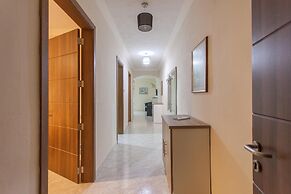Merill Pool and Sea Charming Apart 5