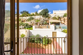 Merill Pool and Sea Charming Apart 5