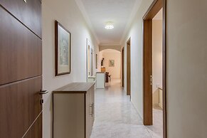 Merill Pool and Sea Charming Apart 2