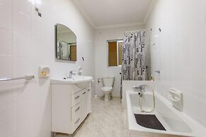 Merill Pool and Sea Charming Apart 2