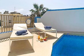 Merill Pool and Sea Charming Apart 3