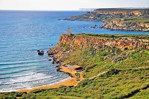 Merill Pool and Sea Charming Apart 3