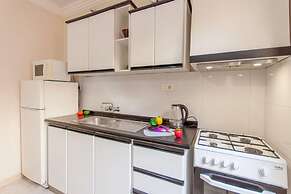 Merill Pool and Sea Charming Apart 1