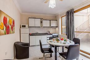 Merill Pool and Sea Charming Apart 1