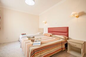 Merill Pool and Sea Penthouse Apart 7