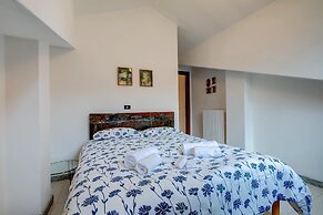 Ortensia Blu Lake And Relax