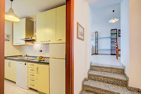 Ortensia Blu Lake And Relax