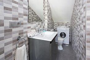 Marbella Resort 1 Pool Whirlpool Sauna