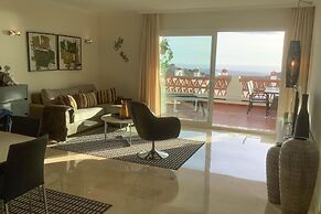 Pool Apt Calahonda 2 With Sea View