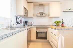 Pool Apt Calahonda 2 With Sea View