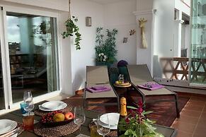 Pool Apt Calahonda 2 With Sea View