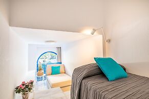 Marbella Pool House Gf44 On Sea Shore