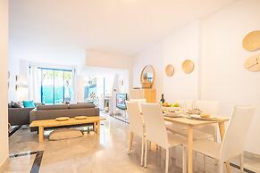 Marbella Pool House Gf44 On Sea Shore