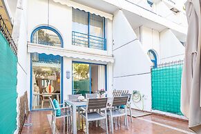 Marbella Pool House Gf44 On Sea Shore