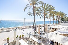 Marbella Pool House Gf44 On Sea Shore