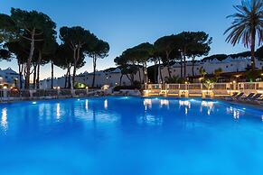 Marbella Resort 2 Pool Whirlpool Sauna