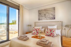 Sunset Golf Penthouse