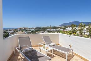 Sunset Golf Penthouse