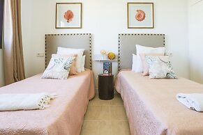 Sunset Golf Penthouse