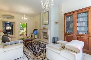 Well Located Cozy House Courtyard Kalka